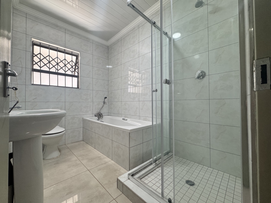 3 Bedroom Property for Sale in Flamwood North West